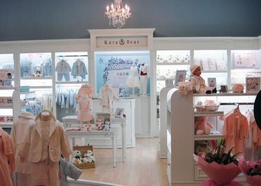 Prachtige nette babykleding winkel display armaturen met milieuvriendelijk materiaal