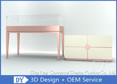 S/S + MDF + Glas + Lichten Goud Juwelen Showroom Interieur 3D Design